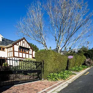 https://knightsbury-guest-house.hotels-capetown.com